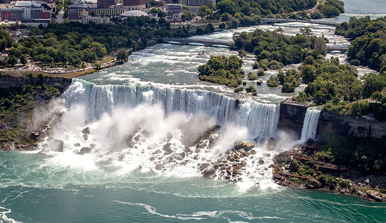 niagara-falls-view-in-the-morning-usa.jpg